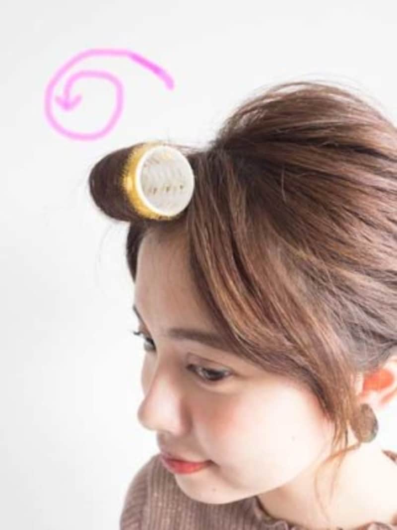 シースルーバングをカーラーで作るやり方 韓国風の前髪アレンジ ヘアアレンジ All About シースルーバングをカーラーで作るやり方 韓国風の前髪アレンジ ヘアアレンジ All About