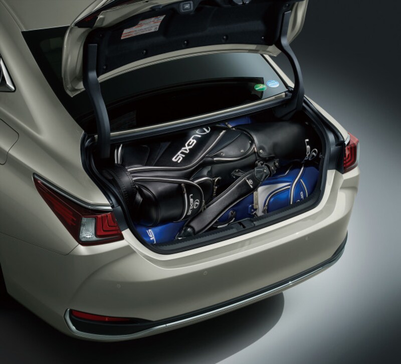 レクサスES300h ラゲッジルーム