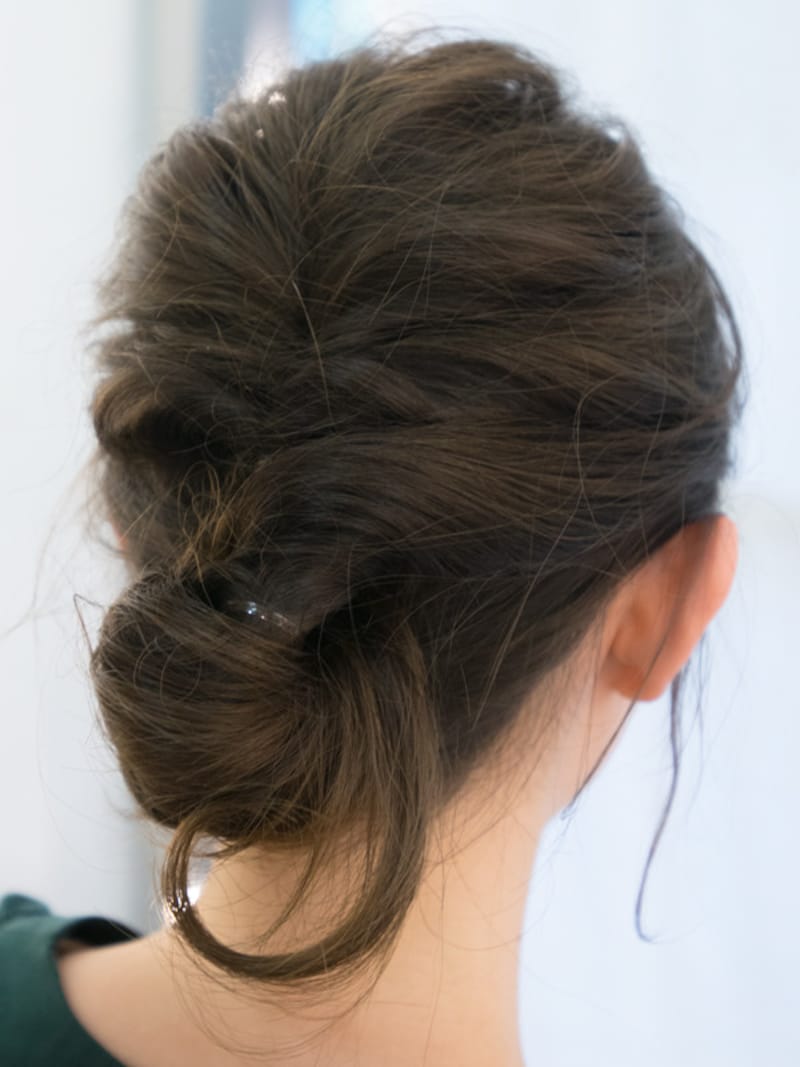 縦に3回くるりんぱしてセンチくらい毛先が残った状態