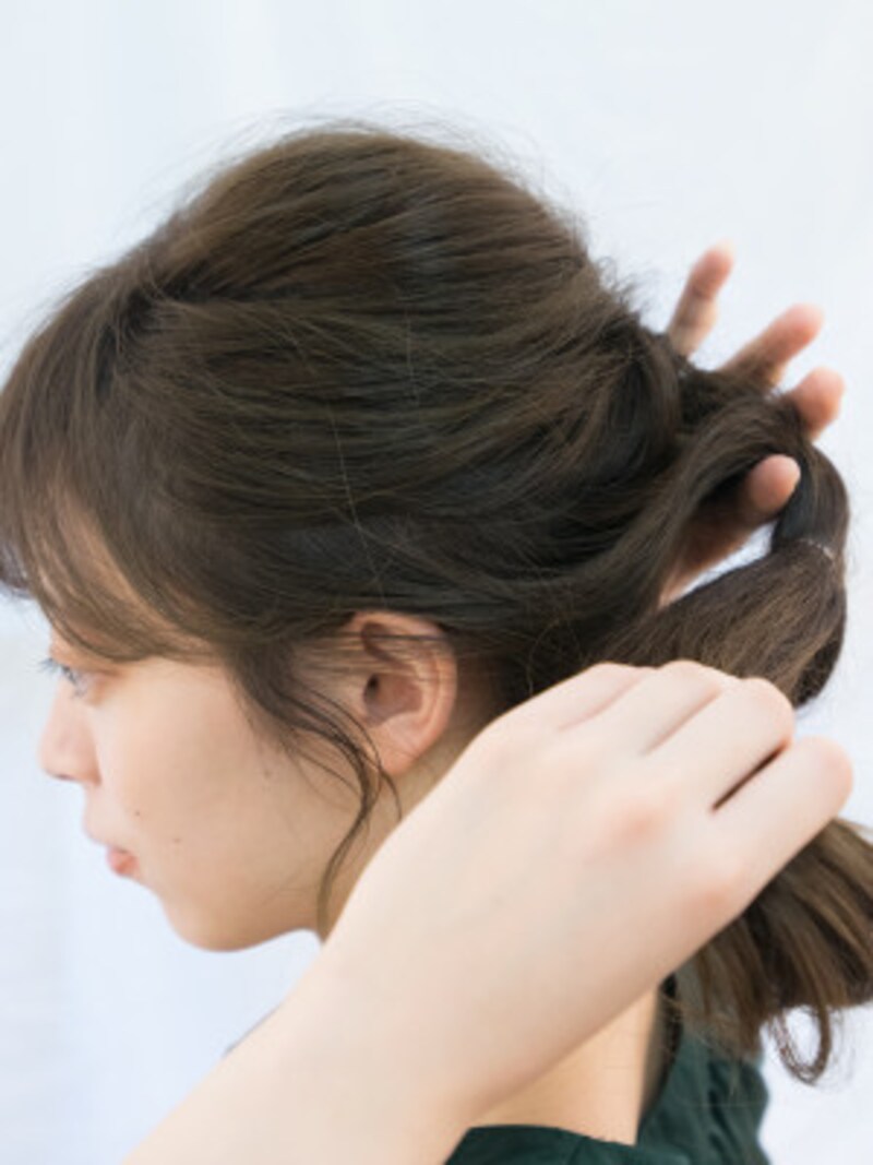 くるりんぱで夜会巻き 結婚式もokの簡単アップヘアアレンジ ヘアアレンジ All About