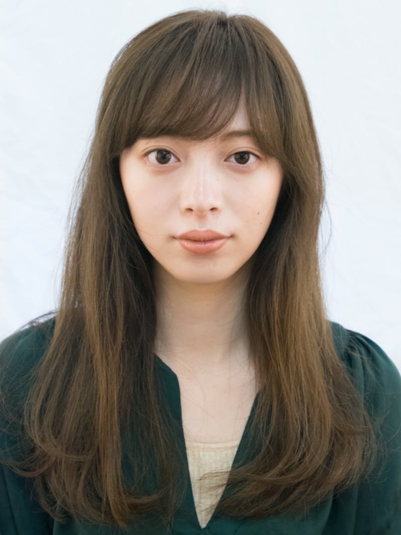 前髪ありのロングヘア