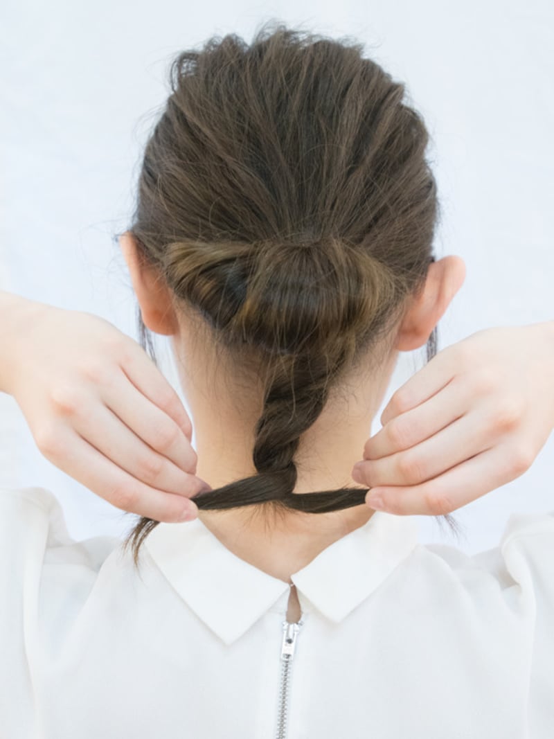 キツめにねじり合わせる