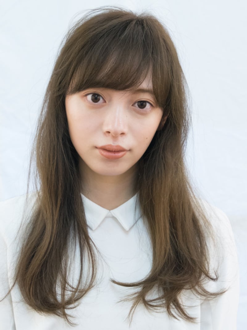 前髪ありのローレイヤーロング