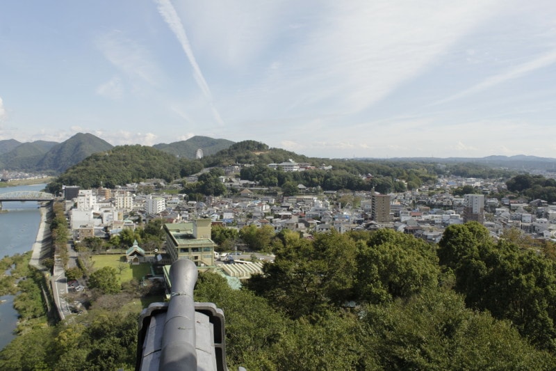 天気が良ければ濃尾平野を一望できる