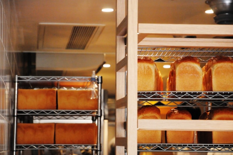 国産小麦の角食パンをはじめ、3種類を製造販売