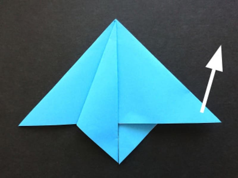 折り紙星1枚の作り方、折った右端を上に引っ張る