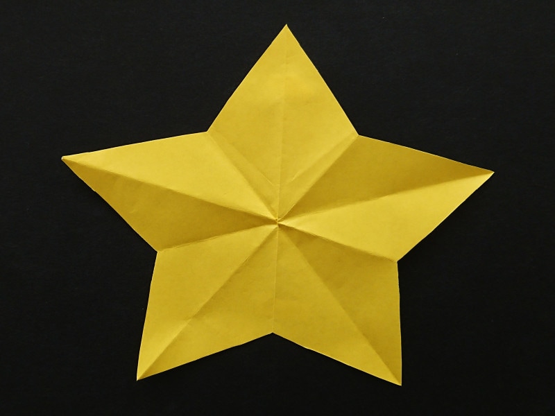 折り紙1枚で作る星の折り方・作り方・切り方