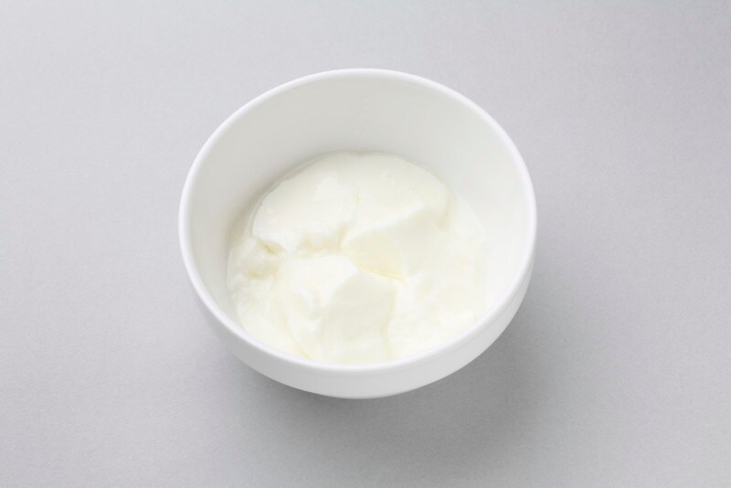 安い肉を漬け込むことで柔らかくするヨーグルト