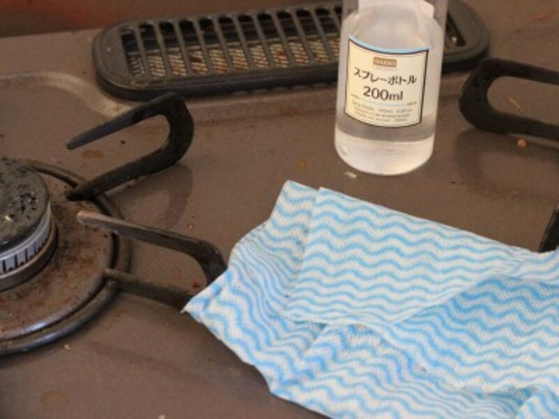 重曹水の100均での作り方 使い方 カビ落としや油汚れに効果あり 家事 All About 重曹水の100均での作り方 使い方 カビ落としや油汚れに効果あり 家事 All About