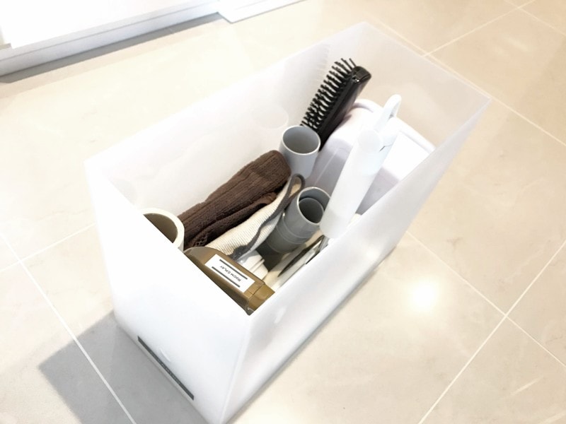 掃除用具はファイルボックスに1つにまとめて収納
