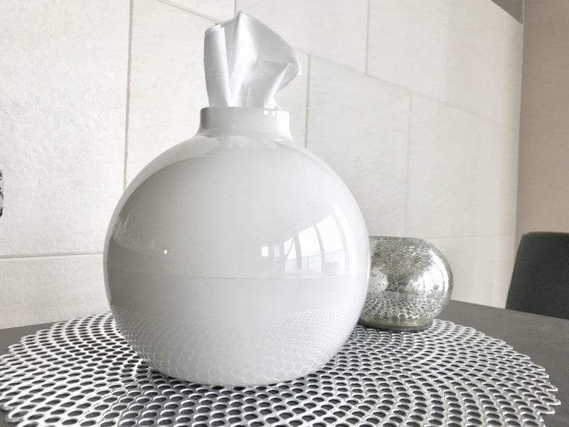 コロンとした丸い形がかわいいテッシュケース