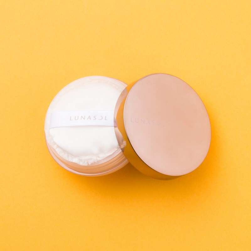 ルナソル シアーライトルースファンデーション