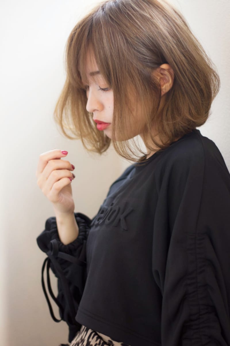 前下がりボブ　サイド