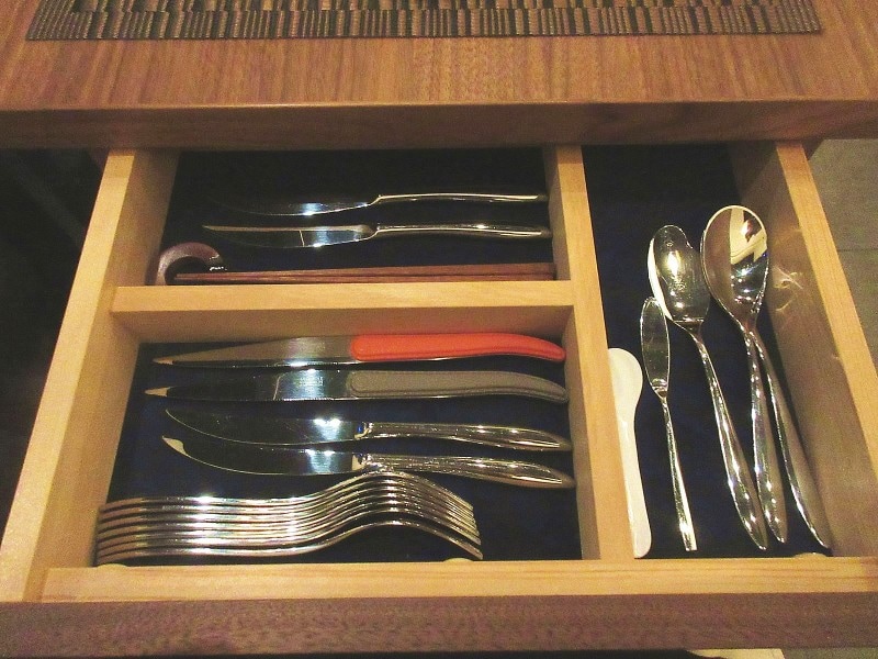 fitsドロワーの中のカトラリー