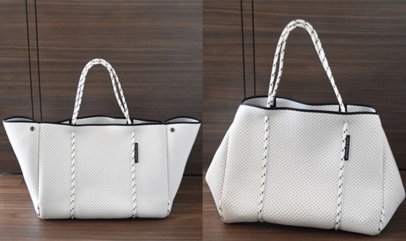 ネオプレンバッグは、サイドに付いたスナップで、デザインを変えられる