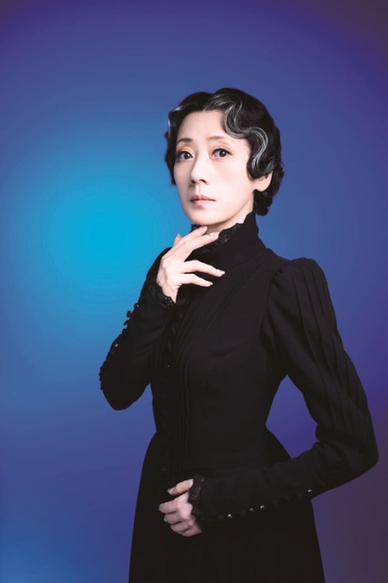 『レベッカ』ダンヴァース夫人役・涼風真世 扮装写真撮影:桑島智輝