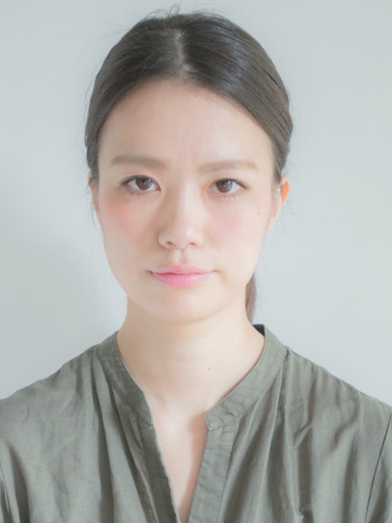 ピッチリしたセンター分けで顔が大きく見えてしまう