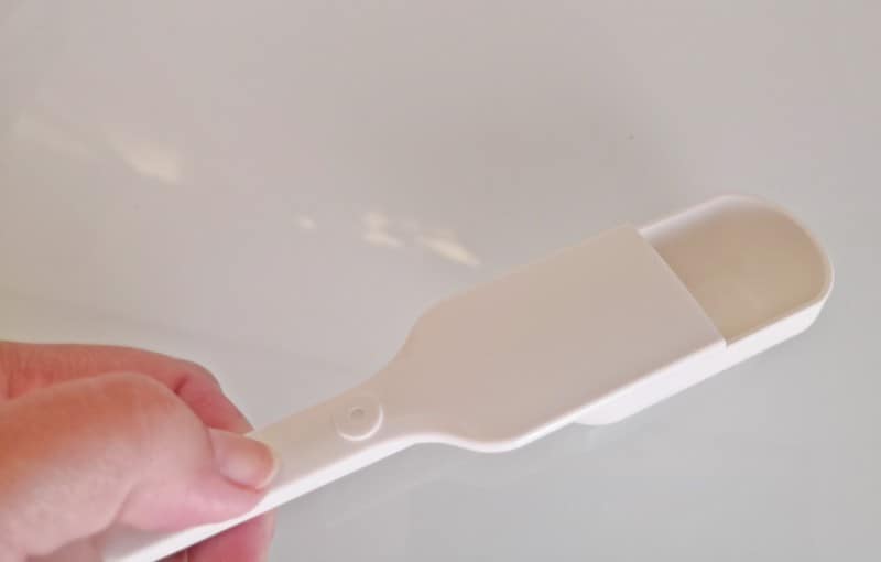 ダイソーのおすすめグッズ6：スライド式計量スプーン