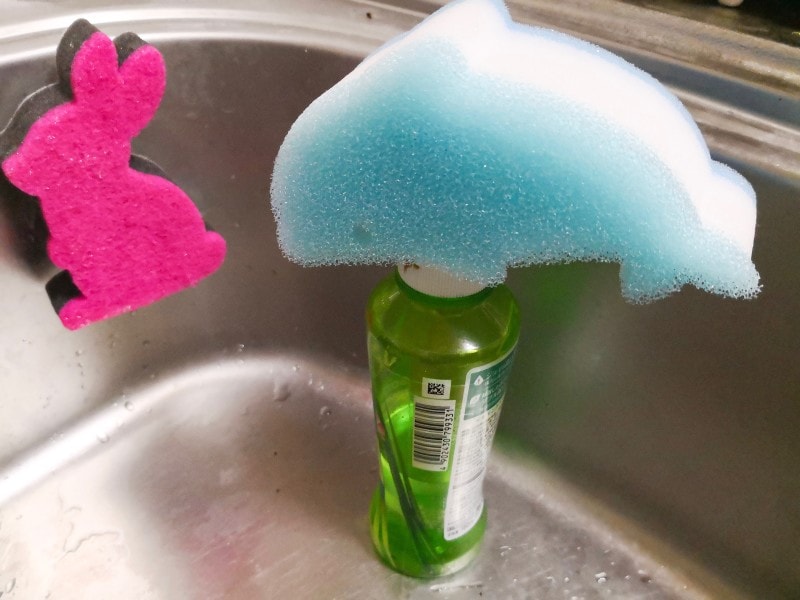 ダイソーのおすすめグッズ9：収納に困らない食器洗い用スポンジ