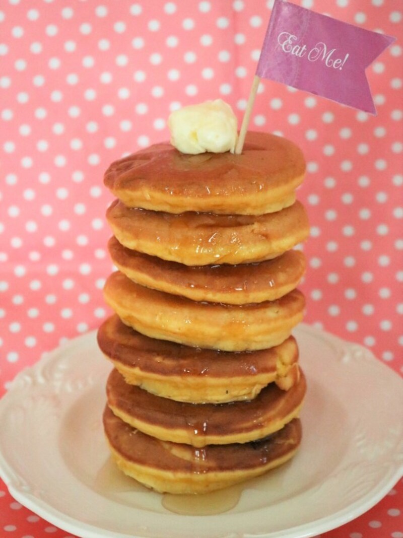 パンケーキを重ねたパンケーキタワー