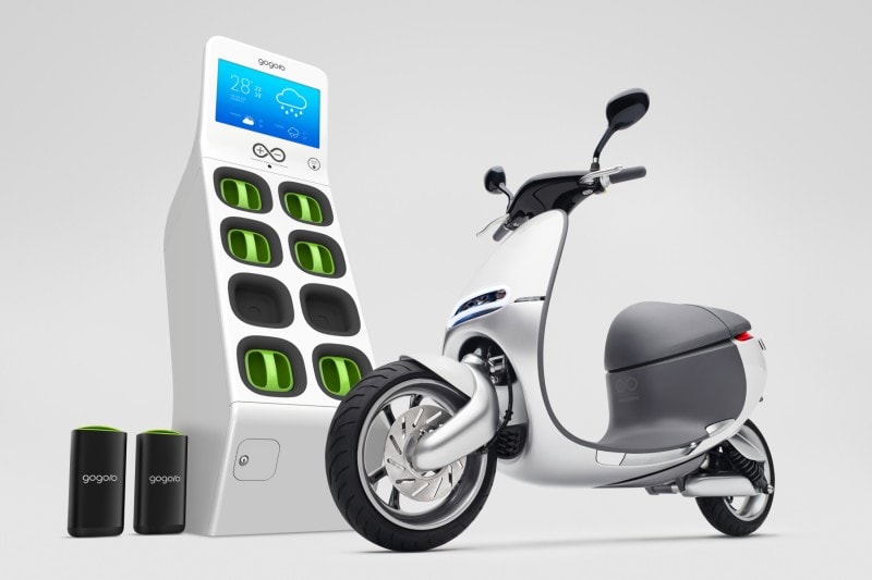 台湾の電動スクーター「Gogoro」は試験的に沖縄・石垣島で観光用に導入を始めている。