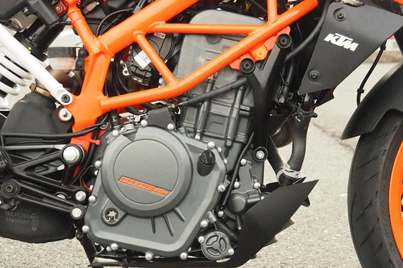 390DUKEに搭載された単気筒エンジン