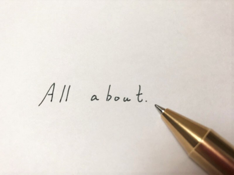 インクの色も、ブラックではなく緑がかった独特のカラー