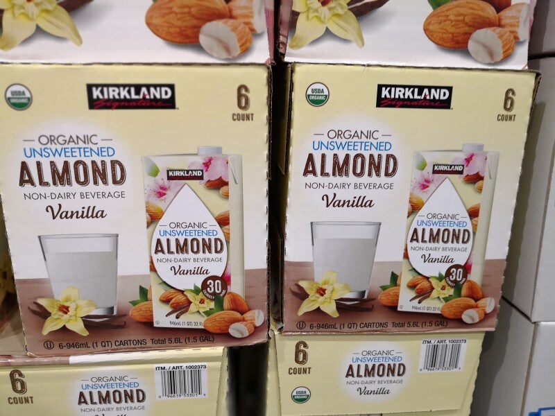 コストコのおすすめ食べ物4:カークランドシグネチャー オーガニックアーモンドミルク バニラ味 無糖