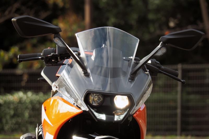 二眼のLEDヘッドライトはデザインの特徴になっている