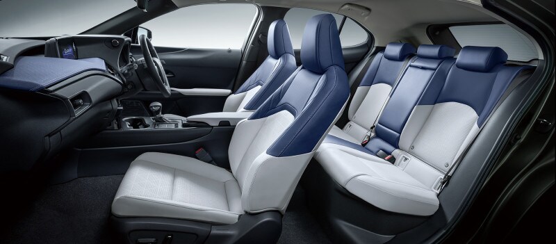 UX250h「version L」(インテリアカラー:コバルト)<オプション装着車>
