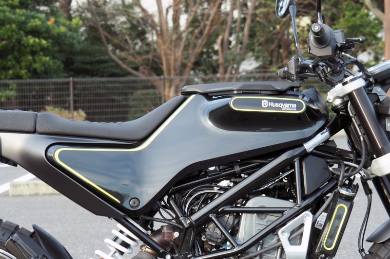 スヴァルトピレン401はカウルの形状も個性的