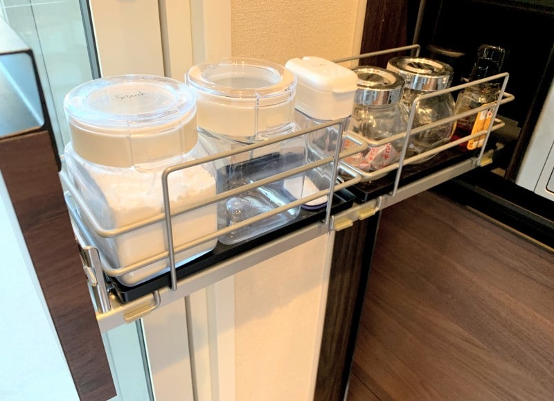 コンロ横の小さな引き出しにもピッタリ