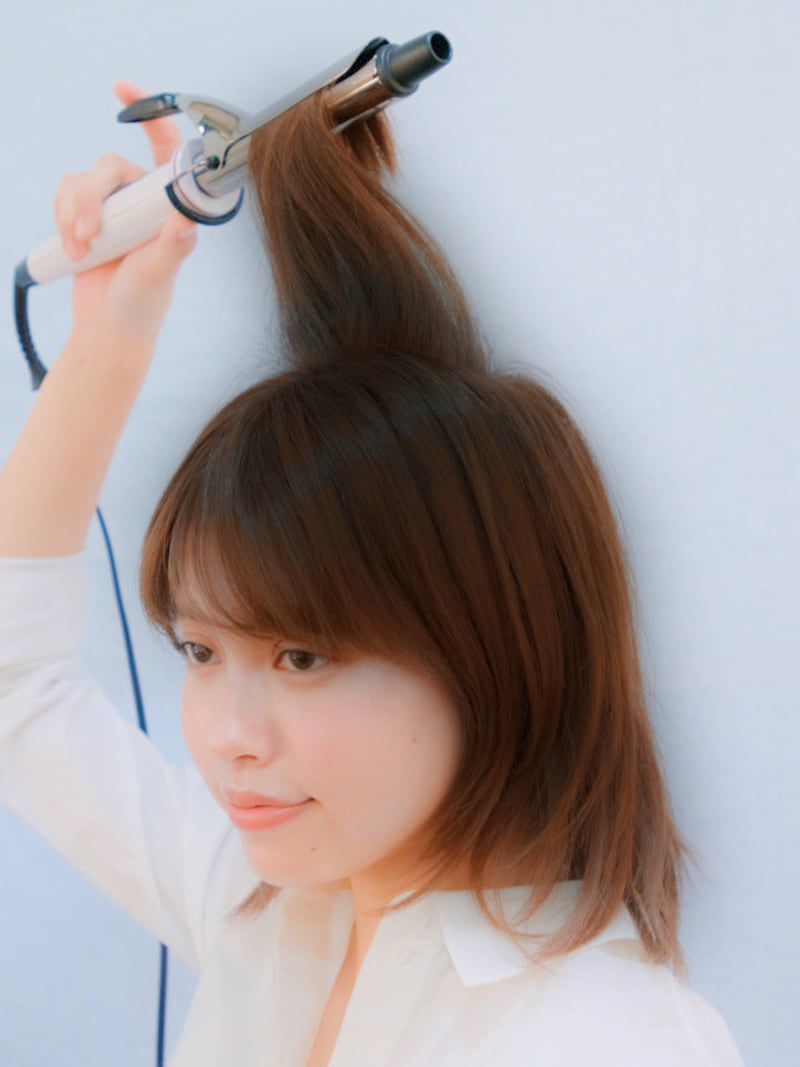 真上に持ち上げて巻くことでふんわり仕上がる