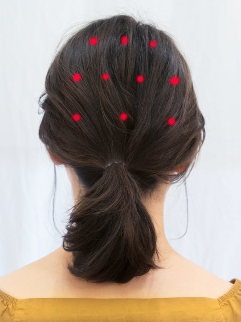 赤点の部分の根元を引っ張る