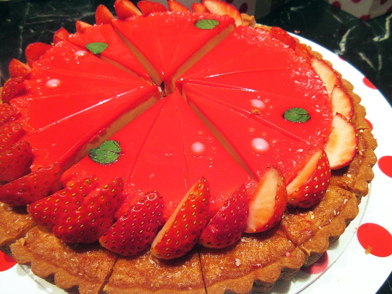 ヒルトン東京 「ル・シャ・ルージュ」苺とルビーチョコレートタルト