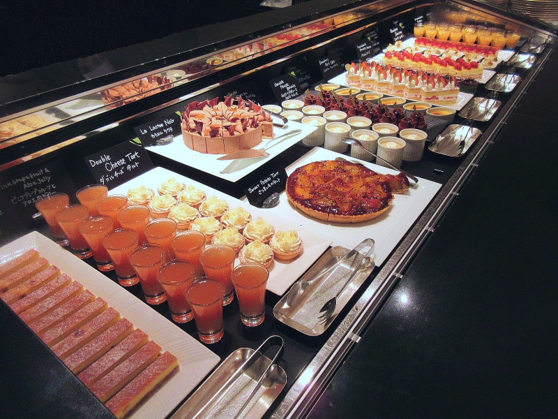 ウェスティンホテル東京 デザートアトリエのブッフェ台