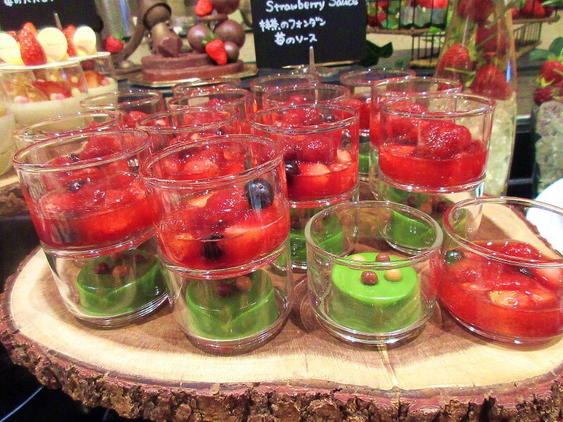 ウェスティンホテル東京 抹茶のフォンダン 苺のソース