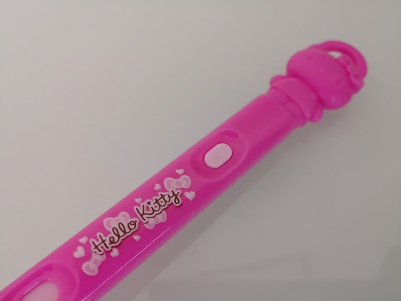 セリアのおすすめグッズ6:ボタン1つで伸びるボトル用スポンジ