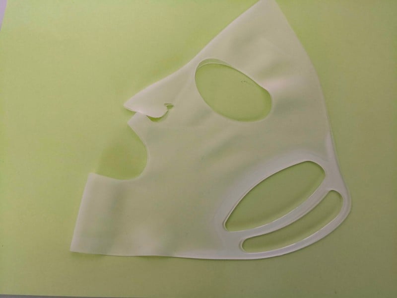 セリアのおすすめグッズ14:シートマスクの浸透を高めるセリアのシリコーンマスク