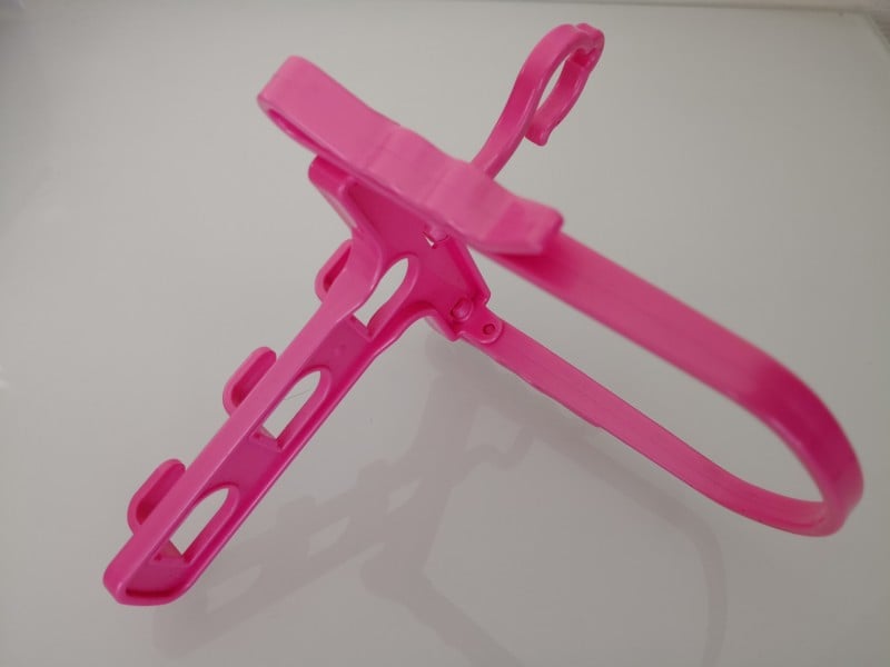 セリアのおすすめグッズ20:フードも早く乾くパーカーハンガー