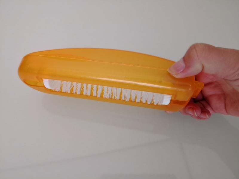 セリアのおすすめグッズ24:電気いらずで掃除ができるハンディクリーナー