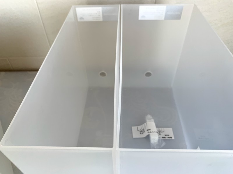 ファイルボックス同士の間にわずかな隙間ができている