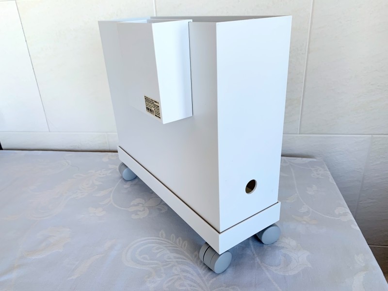 キャスターを取り付けて収納ワゴンに