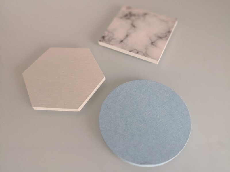 キャンドゥおすすめ商品1:種類豊富な珪藻土コースター