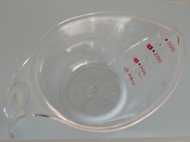 キャンドゥおすすめ商品4:上から分かる計量カップ