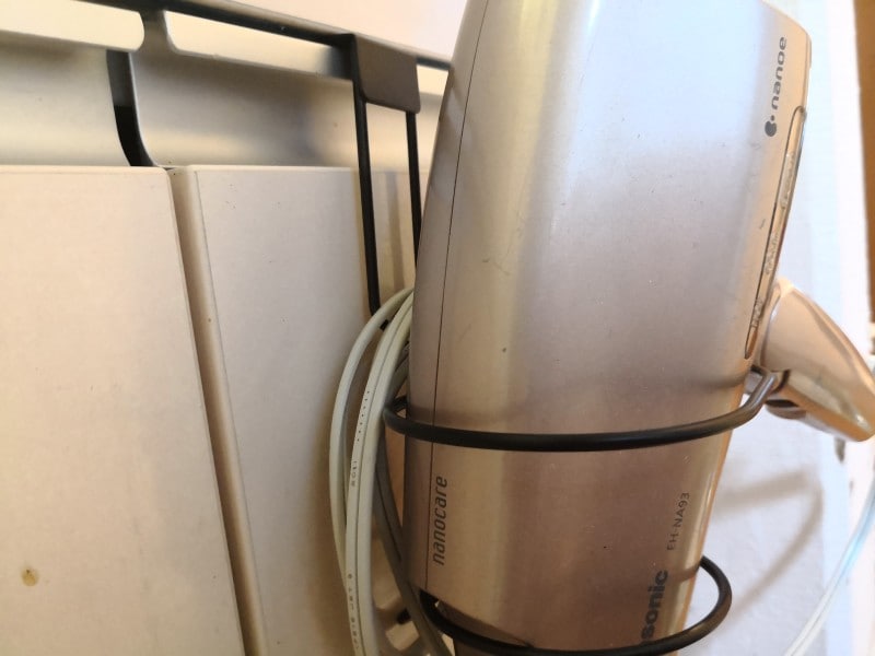 キャンドゥおすすめ商品13:もう置き場に困らないドライヤー収納グッズ