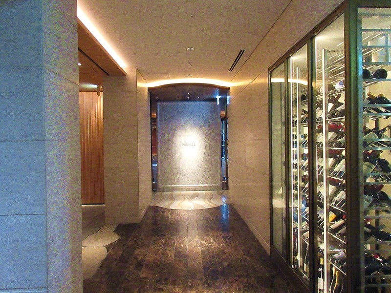 レストラン プルニエ エントランス