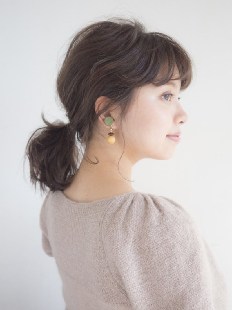 短めの髪でもポニーフックは使いやすいアクセサリー