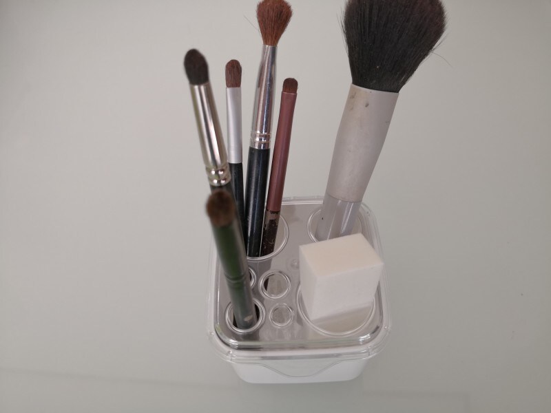 100均セリアおすすめメイク筆スタンド