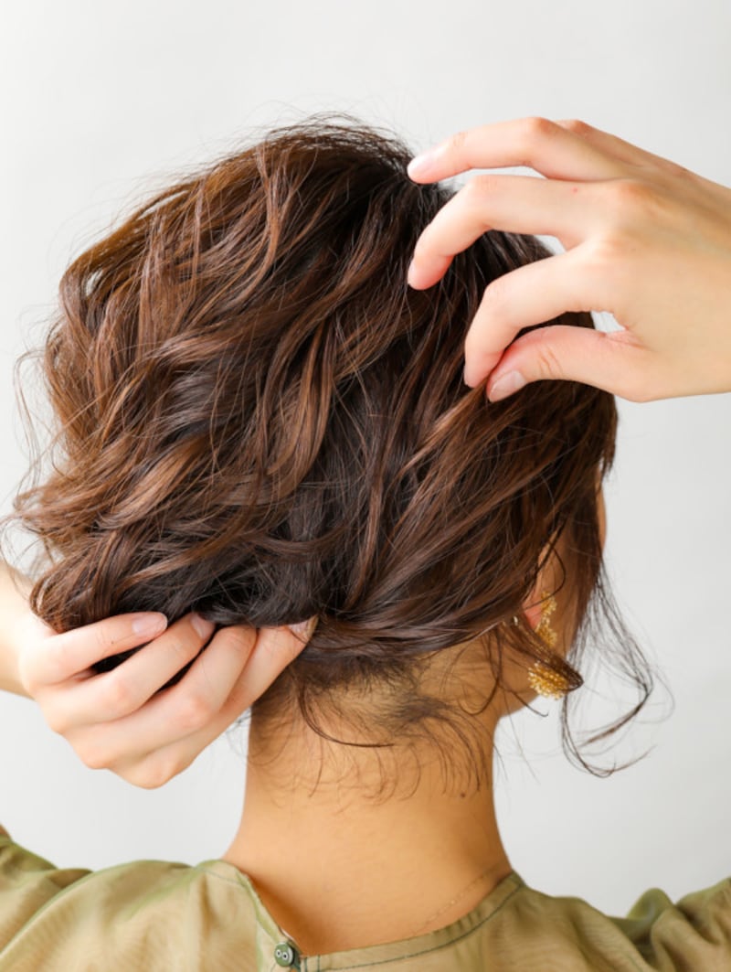 土台部分を押さえながら引き出していく